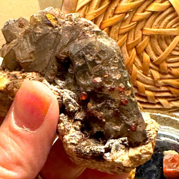 Chocolate Smoky Quartz and garnet gem specimens on matrix 155 g - Picture 2 of 15